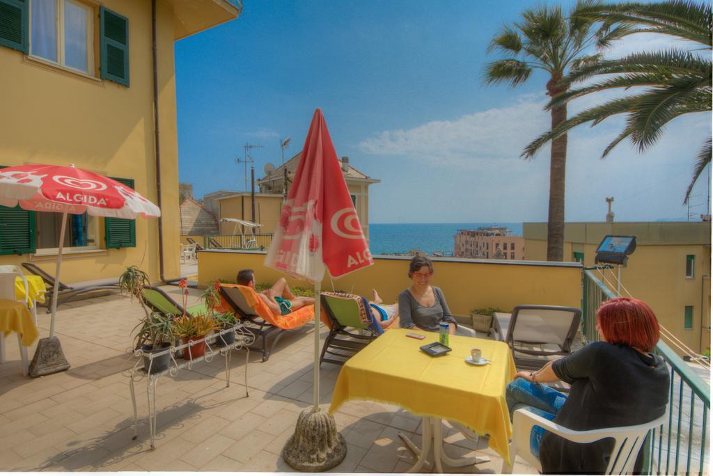 Hotel Deutsche Familien Finale Ligure Exterior foto