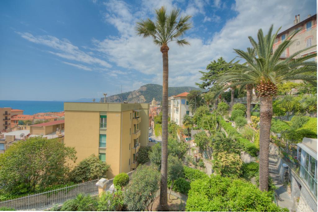 Hotel Deutsche Familien Finale Ligure Exterior foto
